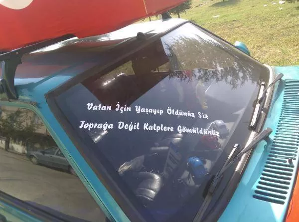 Terör saldırılarını protesto etti