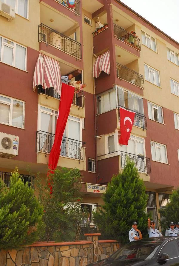 1 ay sonra düğünü vardı