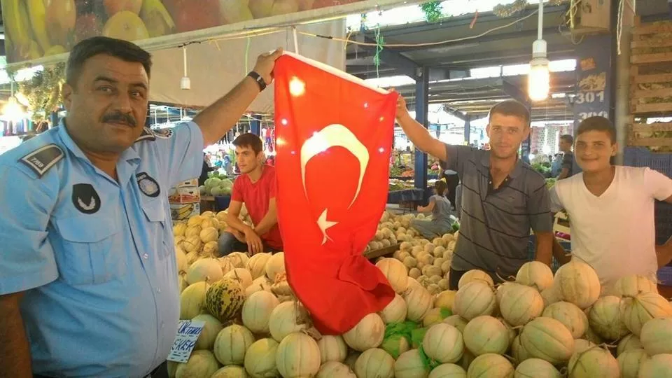 Bursa'dan teröre bayraklı tepki