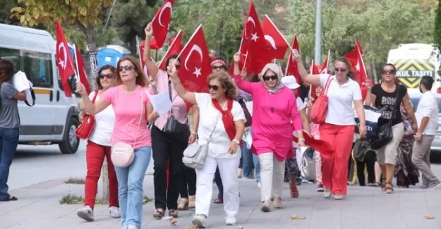 Kadınlar askerliğe başvurdu