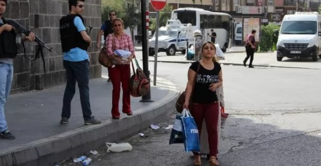 Sokağa çıkma yasağıyla göç başladı