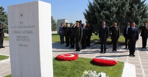 Cemal Gürsel kabri başında anıldı