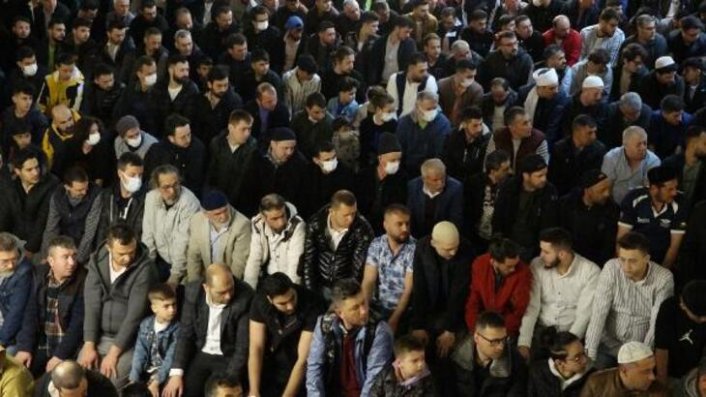 Bursa'da, bayram namazında Ulu Cami doldu