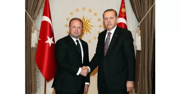 Malta Başbakanı’nı kabul etti