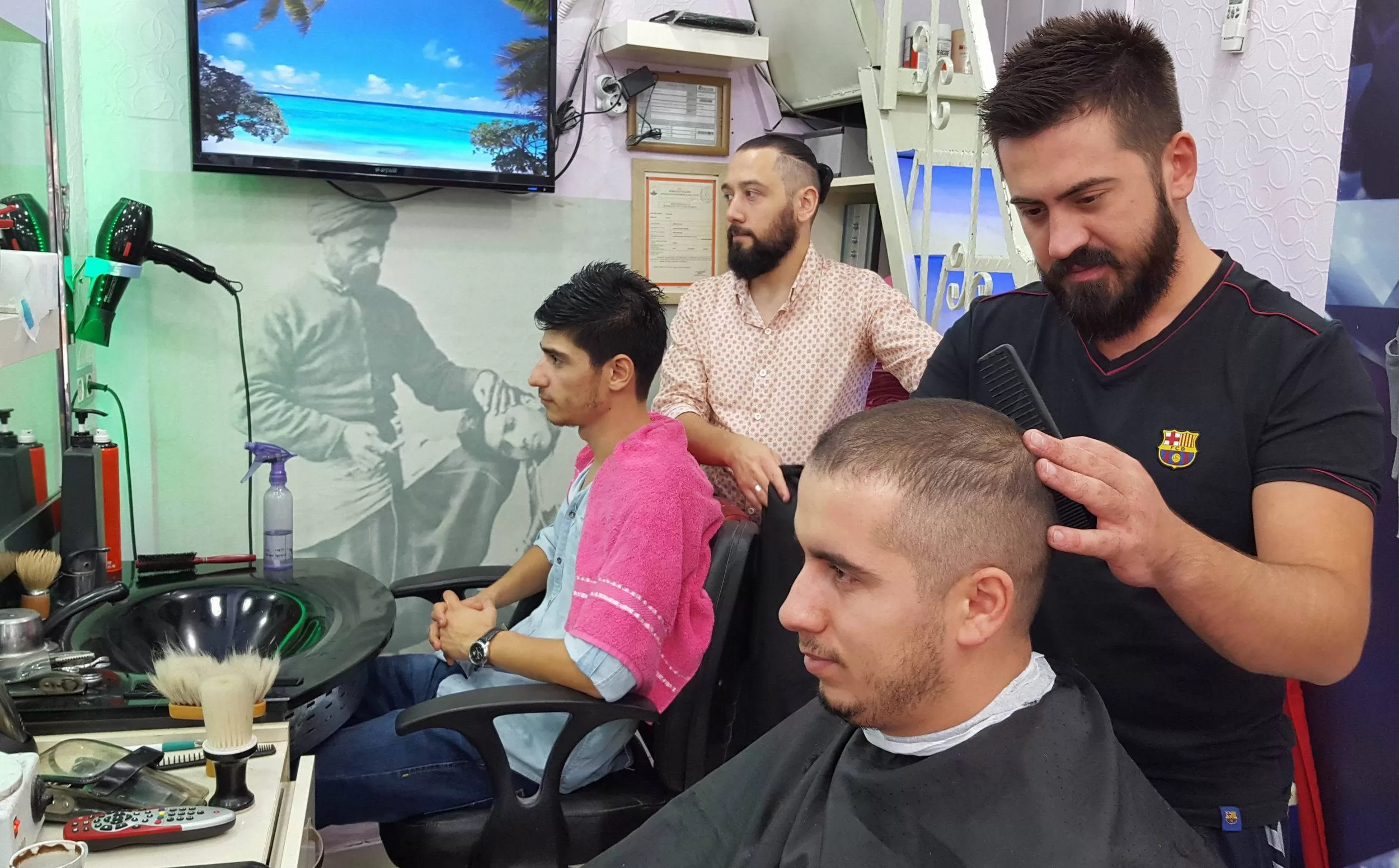 Bursa'da görenleri şoke eden berber