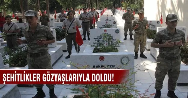 Askerler dua etti, aileler gözyaşlarına boğuldu