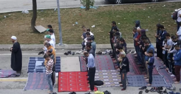 Bayram namazında Avrupa tavsiyesi