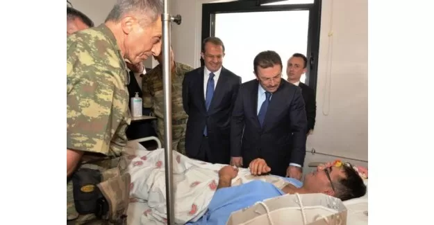 İçişleri Bakanı yaralı askerleri ziyaret etti