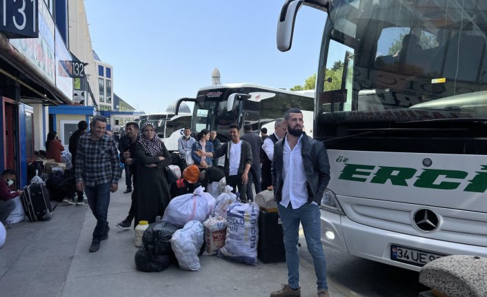 Otogarda bayram yoğunluğu! Ek seferler düzenleniyor