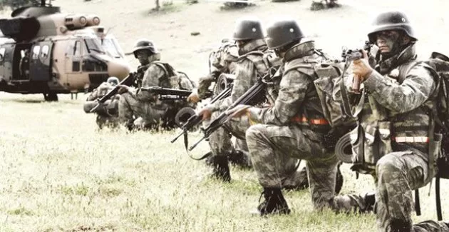 Komutanlığa sızmaya çalışan 10 terörist öldürüldü