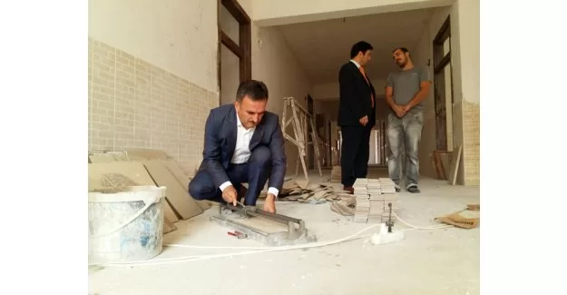 Başkan Yıldırım, işçilerle birlikte çalıştı