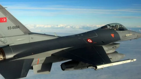 Bu kez Yunan uçakları taciz etti!