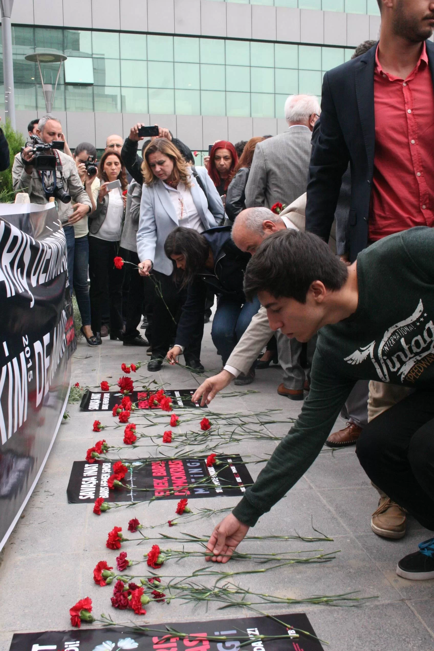 Ankara'daki patlamada ölenler Bursa'da anıldı