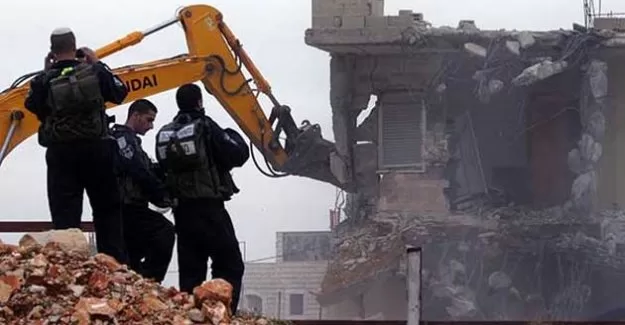 İşgal güçleri tutukladığı Filistinlinin evini yıktı