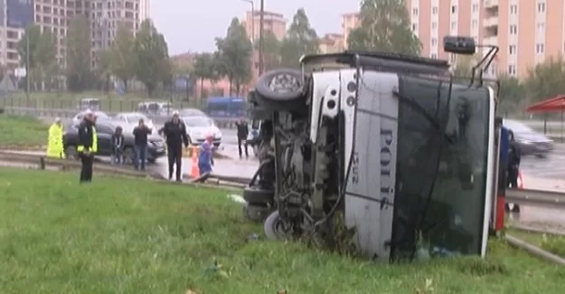 Çevik kuvvet otobüsü devrildi