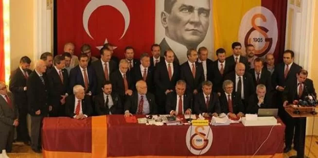 Galatasaray yönetiminde gergin anlar!