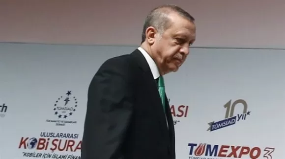 Erdoğan'ı kürsüden indiren önemli telefon