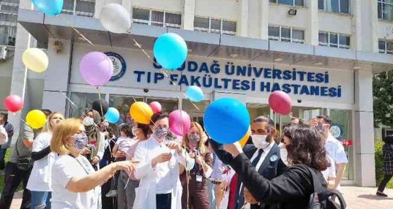 Uludağ Üniversitesi'nde balonlar hasta çocuklar için gökyüzüyle buluştu