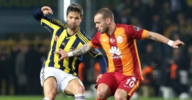 Sneijder, Josef De Souza'yla kapıştı