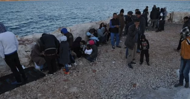 Mülteci botu battı: 1 ölü, 3 yaralı