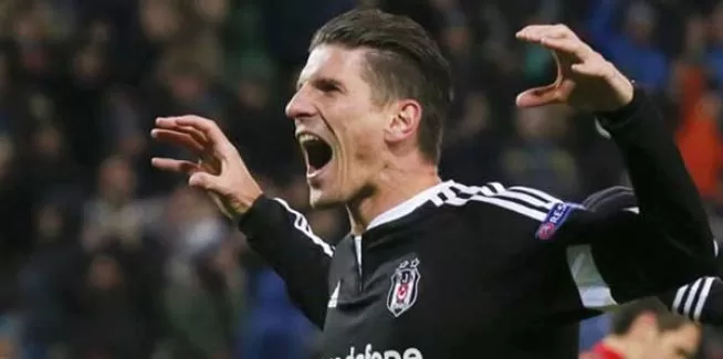 Beşiktaş ikna etti, Gomez'in tapusunu alıyor!