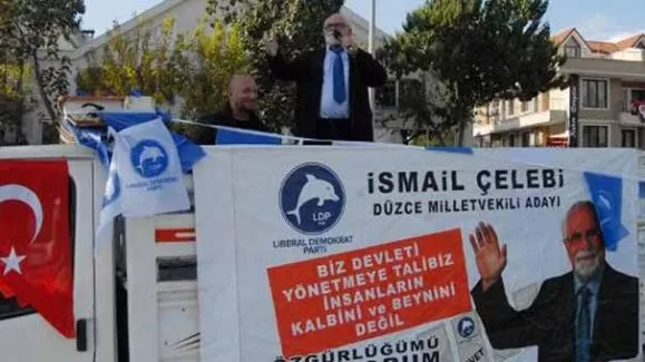 Mitinge sadece 3 kişi geldi