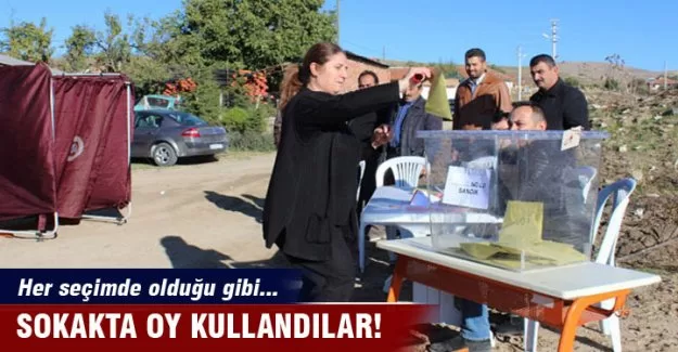 Sokak ortasında oy kullandılar