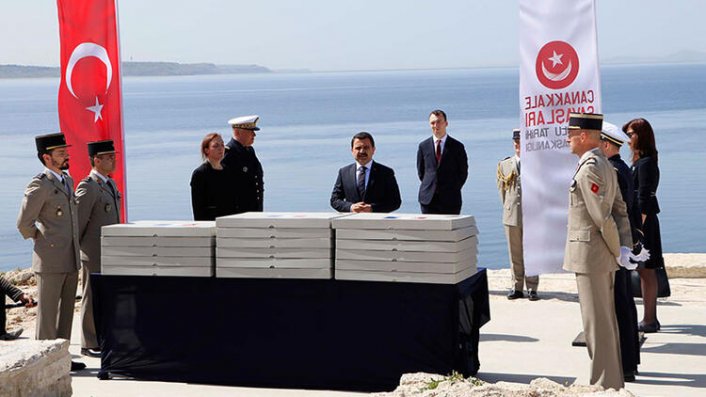 Çanakkale'de 107 yıl sonra bulundu! 17 Fransız askerin kemikleri Fransız Mezarlığı'na defnedildi