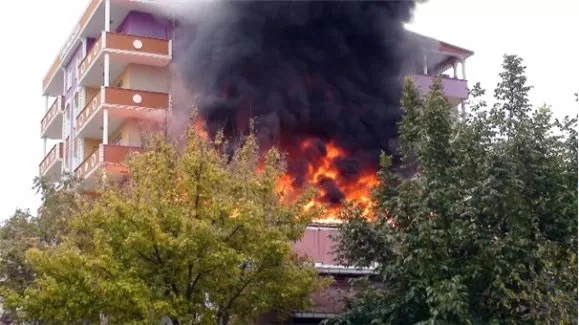 Patlama mahalleyi sokağa döktü