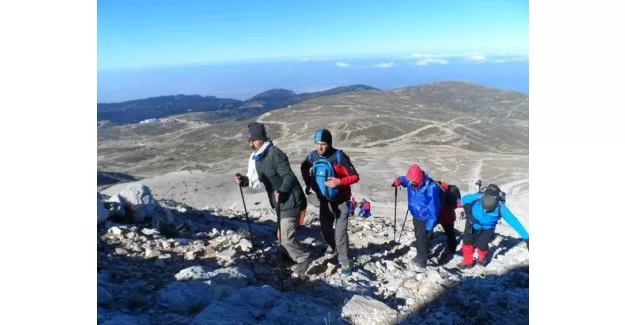 Engelleri el ele aştılar