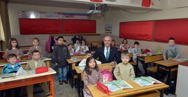 Büyükşehir eski okulları yeniliyor