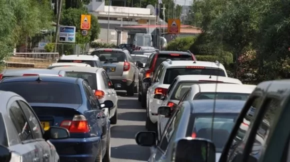 Güney Kıbrıs'ta Türk plakalı araçlara saldırı!