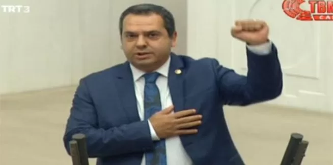 CHP'li vekil yeminini böyle bitirdi