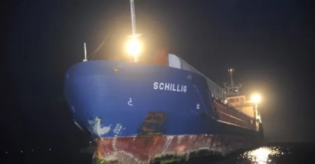 Çanakkale Boğazı'nda yük gemisi karaya oturdu
