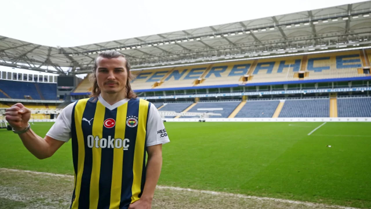 Çağlar Söyüncü Resmi Olarak Fenerbahçe'ye İmza Attı
