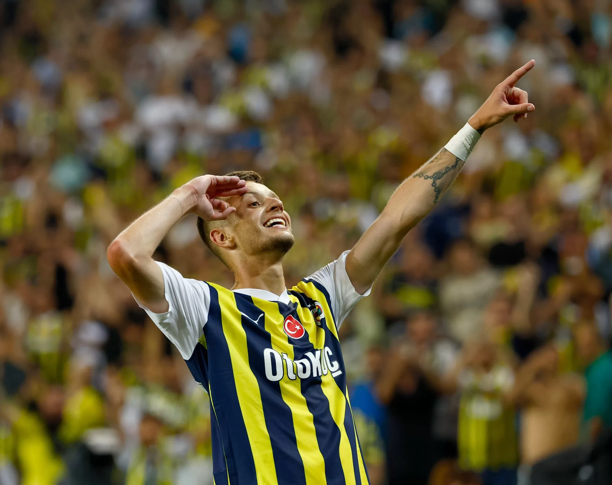 Fenerbahçe'ye 45 milyon EURO'luk teklif! Sürpriz ayrılık