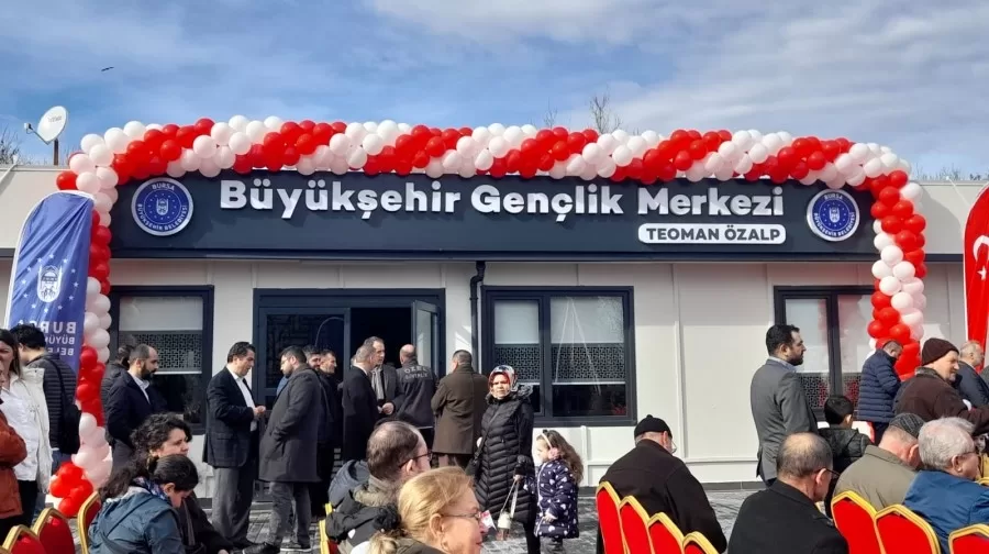 Teoman Özalp Parkı Ve Gençlik Merkezi Açıldı