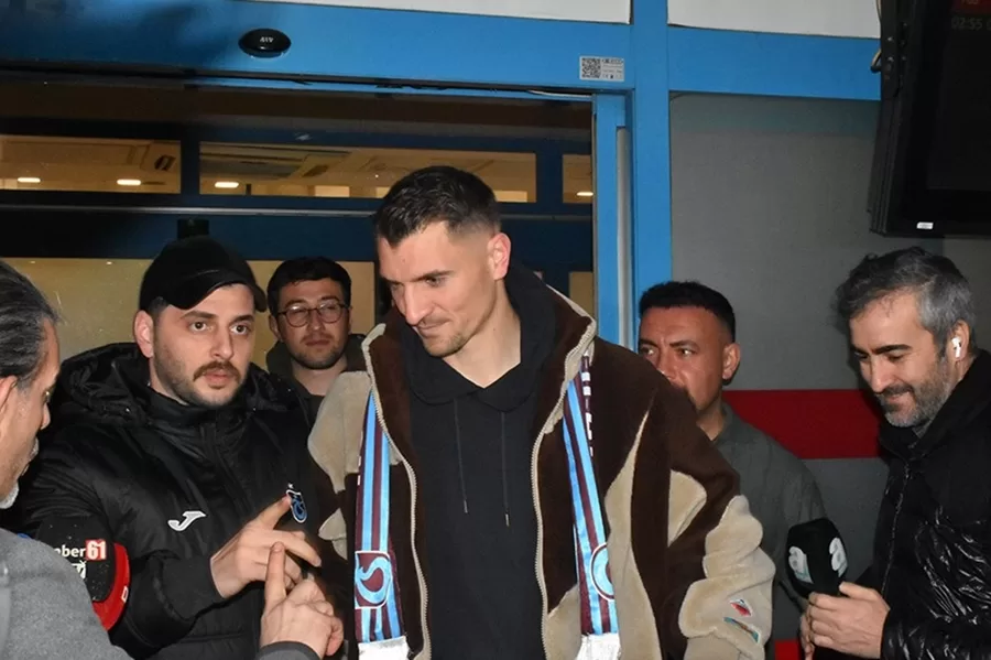 Thomas Meunier Transfer Görüşmeleri İçin Trabzonspor'a Geldi