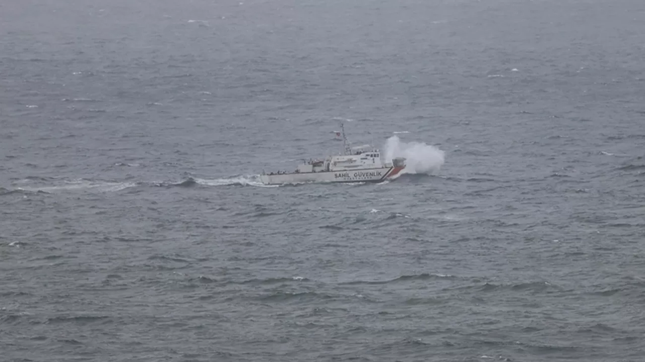 Marmara Denizi'nde Batan Kargo Gemisi İçin Arama Kurtarma Çalışmaları Sürüyor