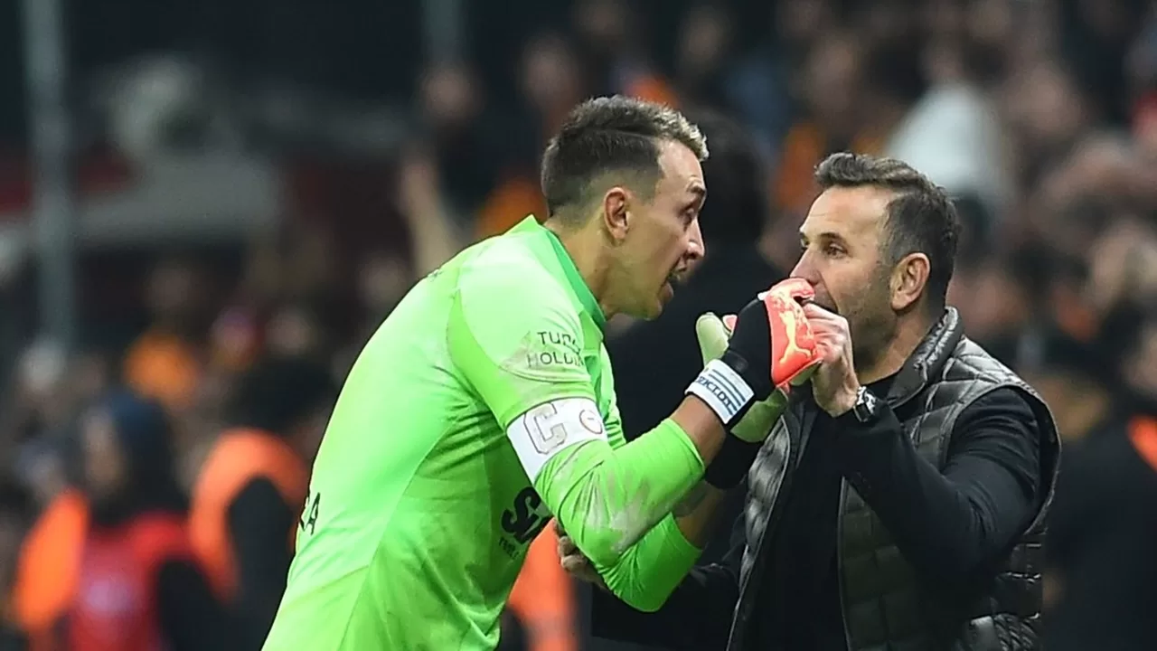 Galatasaray Teknik Direktörü Okan Buruk: "Muslera ile Yola Devam Etmek İstiyoruz"