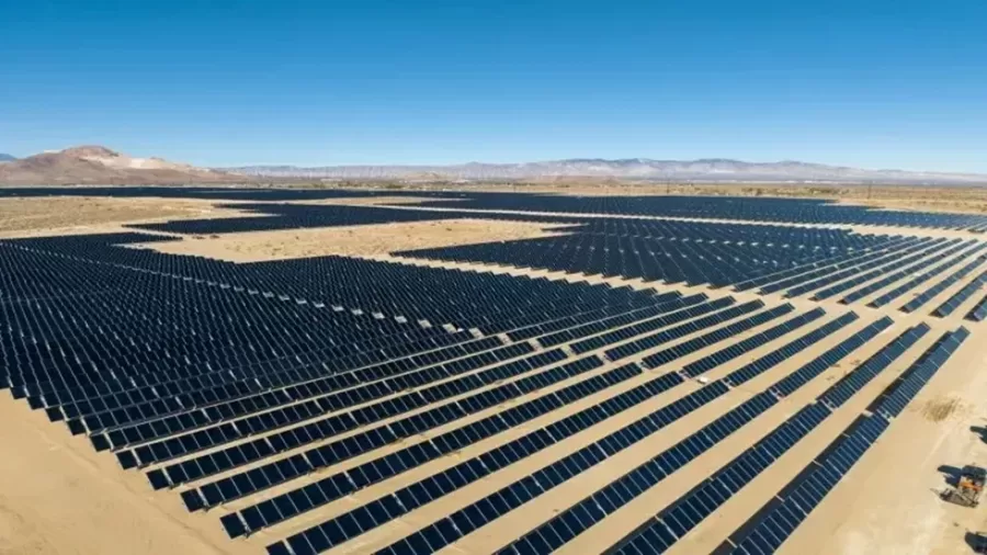 Dünyanın En Büyük Güneş Ve Enerji Depolama Tesisi Faaliyete Geçti