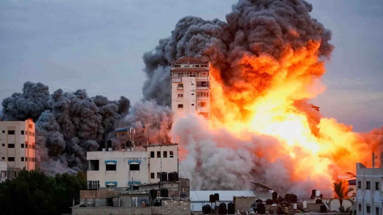 Gazze'deki 300'den Fazla Tesisten 150'si Vuruldu