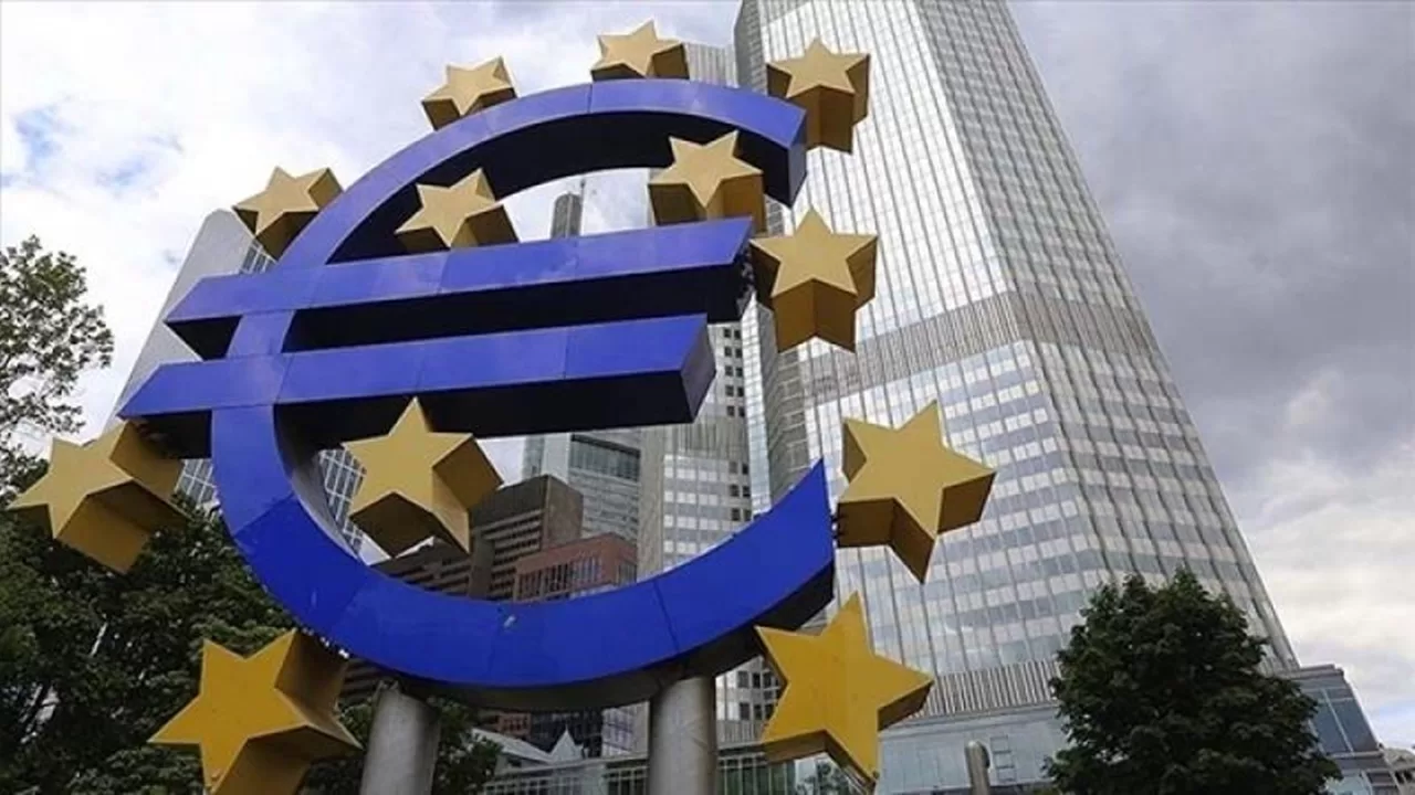 ECB Anketi Sonucuna Göre Tüketiciler Enflasyonu Daha Fazla Bekliyor