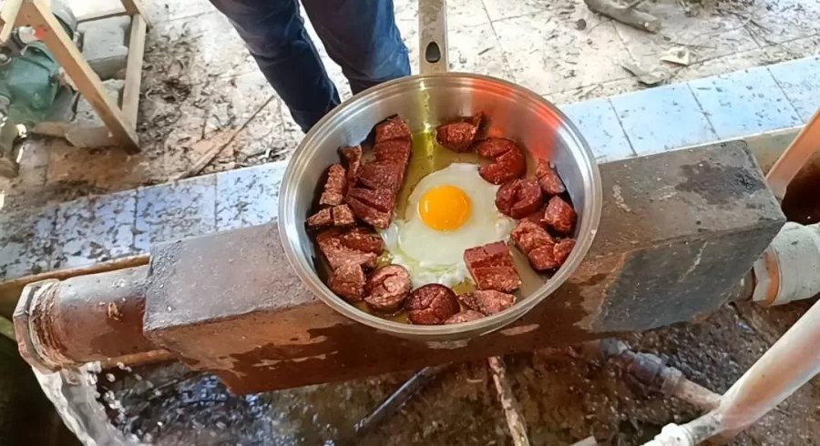 Bursa'da 50 Yıldır Yanan Suda Yemek Pişiriyorlar
