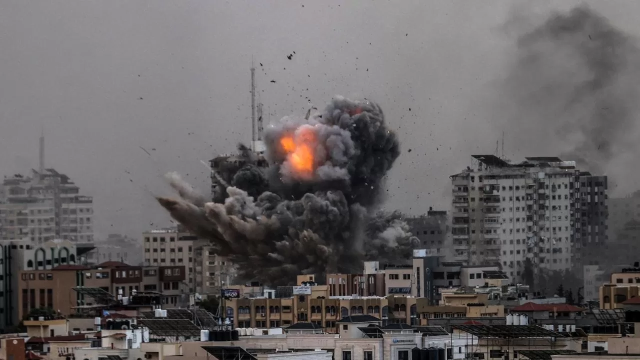 İsrail'in Gazze'ye Yönelik Saldırılarında 70 Bin Ton Patlayıcı Kullanıldı