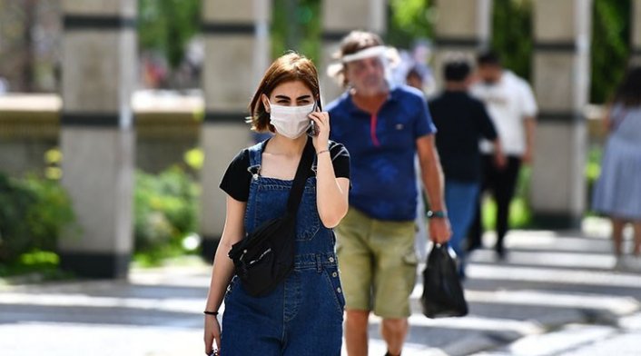 Bilim Kurulu Üyesi Özlü: "Açık havada maskenin anlamı kalmadı"