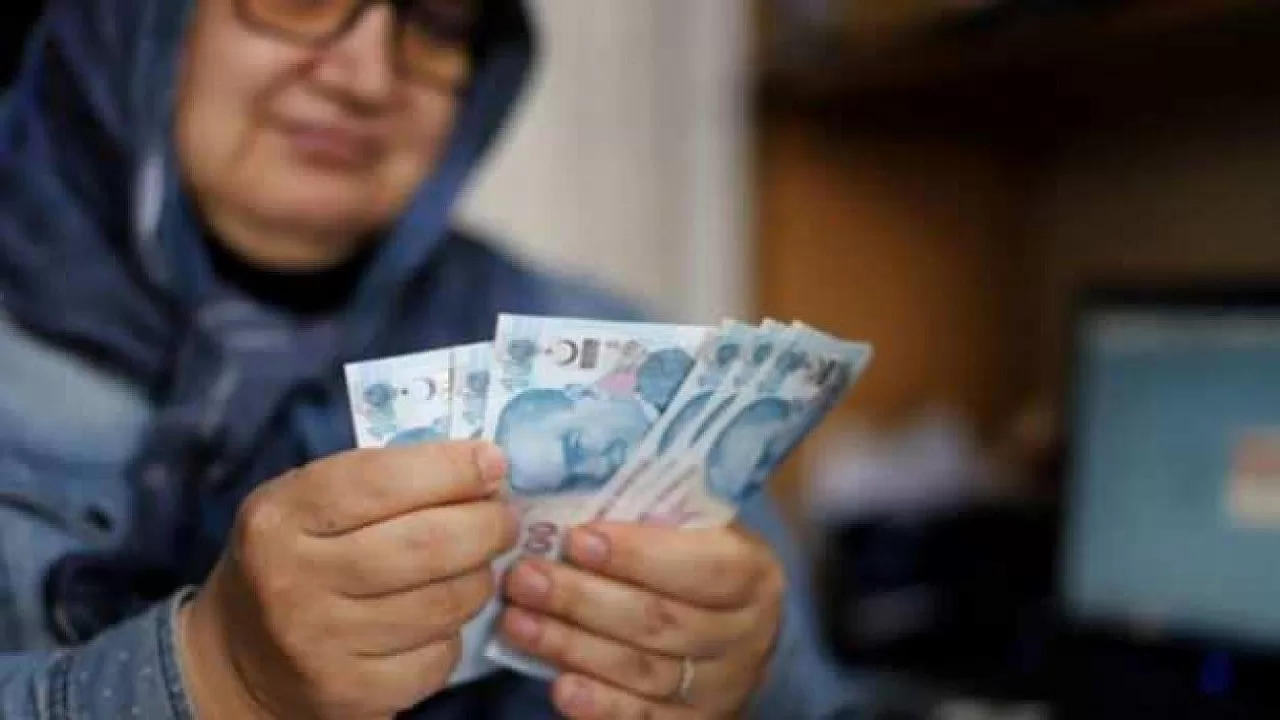 Müjde Emekliye Geldi, 9000 TL Ödeme 3 Kamu Bankası Yapıyor!