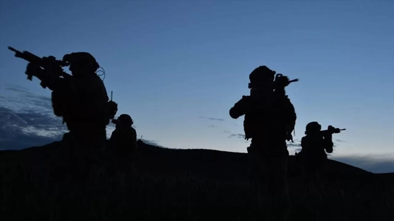 Türk Silahlı Kuvvetleri PKK/YPG'li 13 Teröristi Etkisiz Hale Getirdi