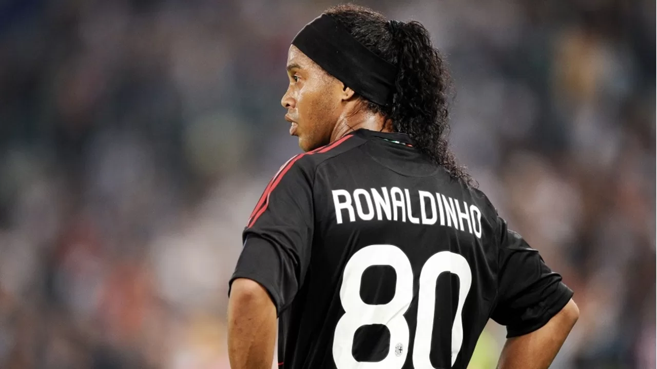 Ronaldinho Fenerbahçe'nın Kapısından Dönmüş!