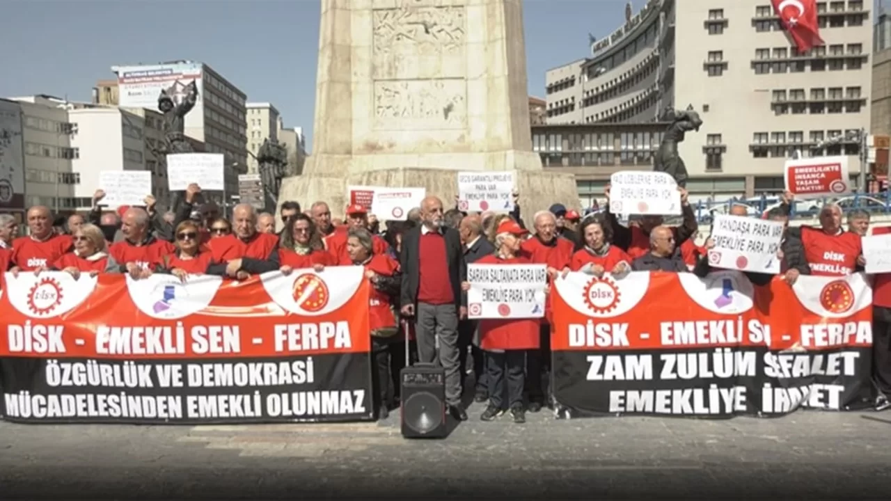 Emekliler Ankara'da Hükümete Tepki Gösterdi